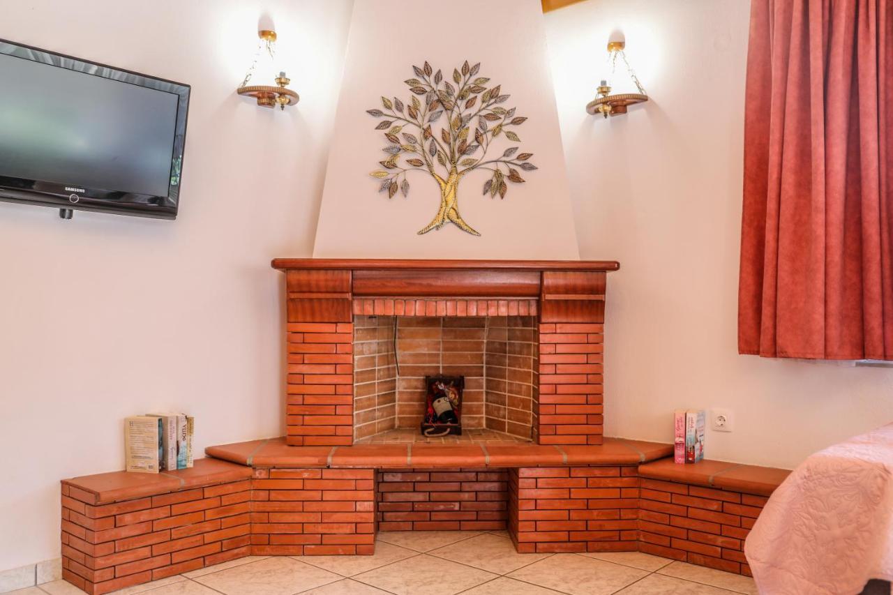 Villa Mitzelos Moni Evaggelistrias 외부 사진