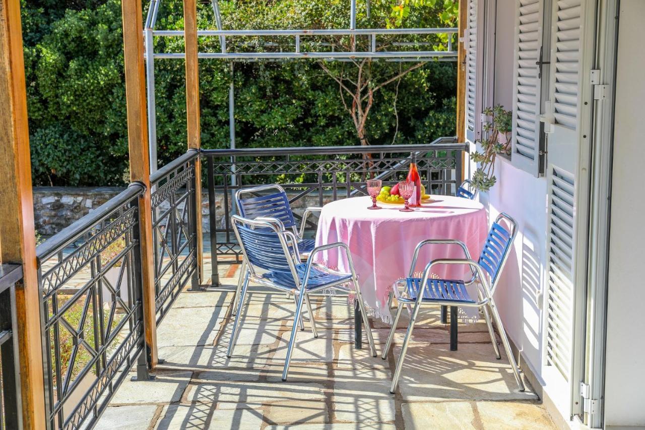Villa Mitzelos Moni Evaggelistrias 외부 사진
