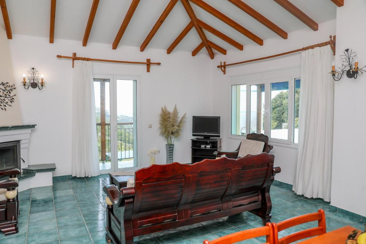 Villa Mitzelos Moni Evaggelistrias 외부 사진